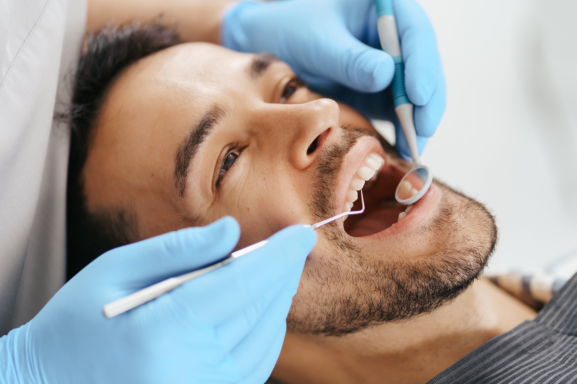 Dentisterie restauratrice : réparer et restaurer vos dents pour un sourire sain